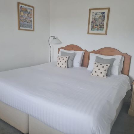 Bed and Breakfast Endeavour House Каус Экстерьер фото